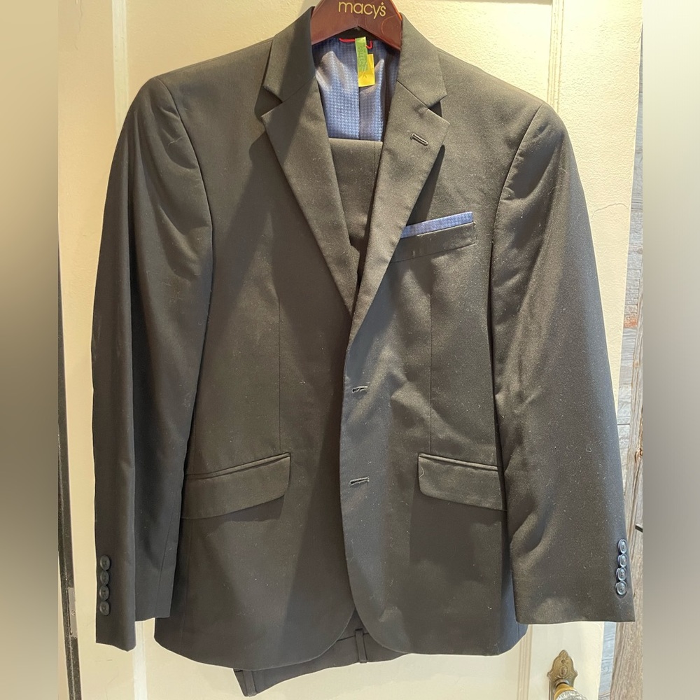 Very stylish boys/men’s suit. Black.